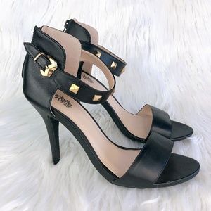 🔥 Black Studded Ankle Strap Sandals 🔥
